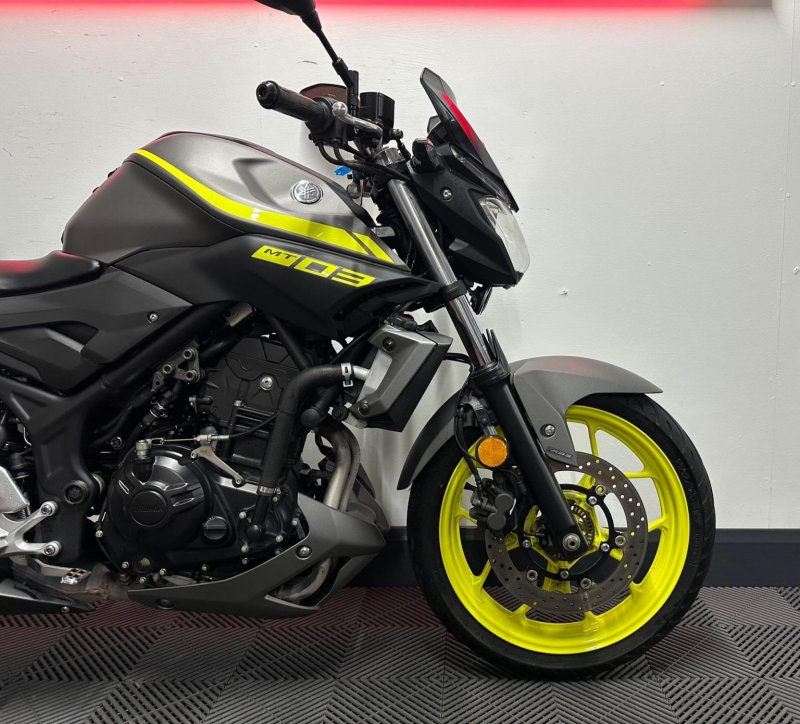 YAMAHA MT-03