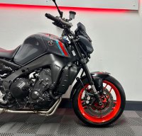 YAMAHA MT-09