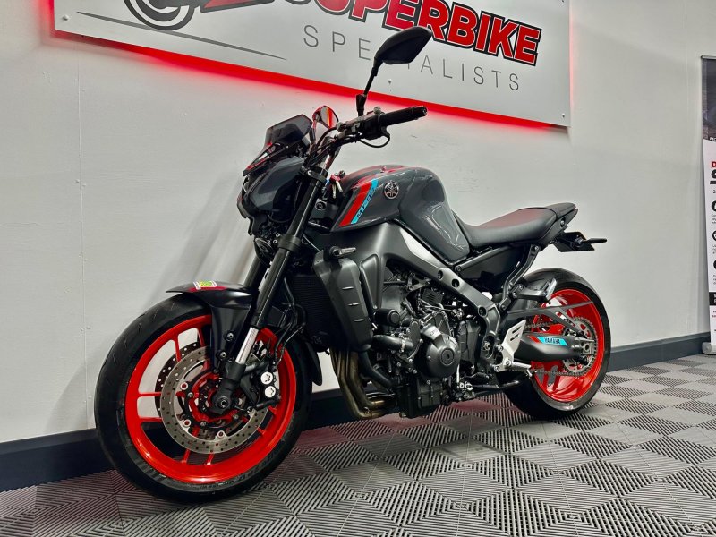 YAMAHA MT-09