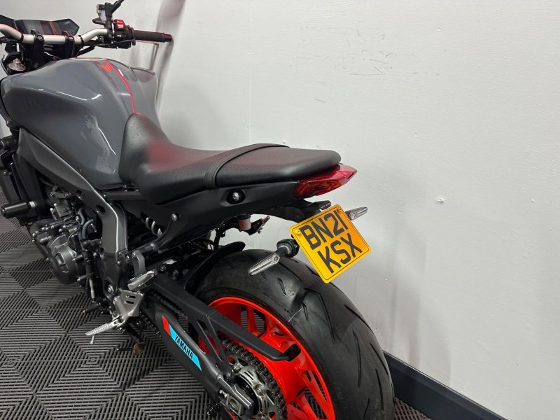 YAMAHA MT-09