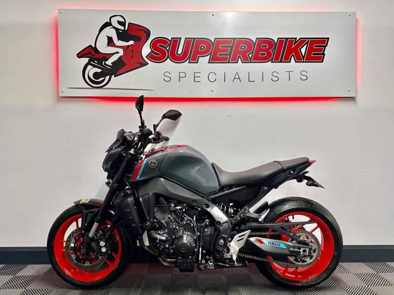YAMAHA MT-09