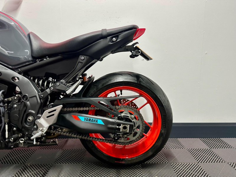 YAMAHA MT-09