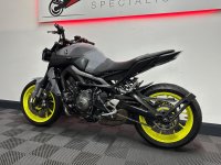 YAMAHA MT-09
