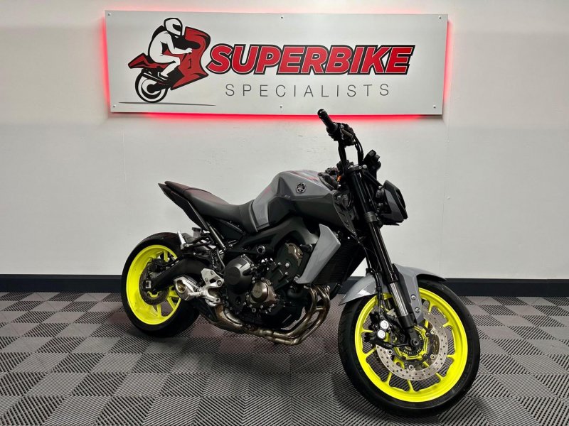 YAMAHA MT-09