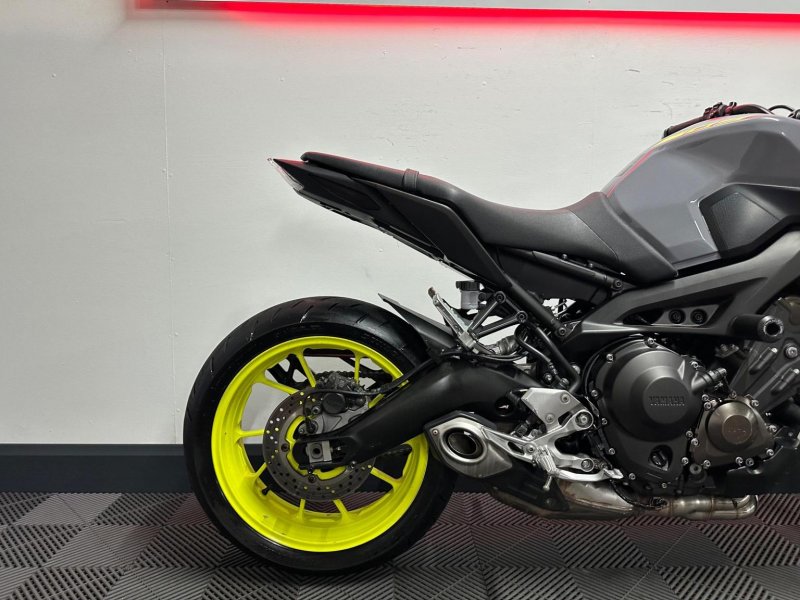 YAMAHA MT-09