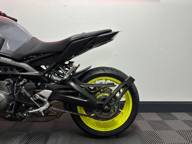 YAMAHA MT-09