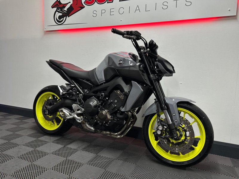 YAMAHA MT-09