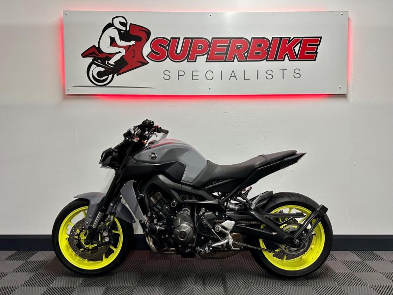 YAMAHA MT-09