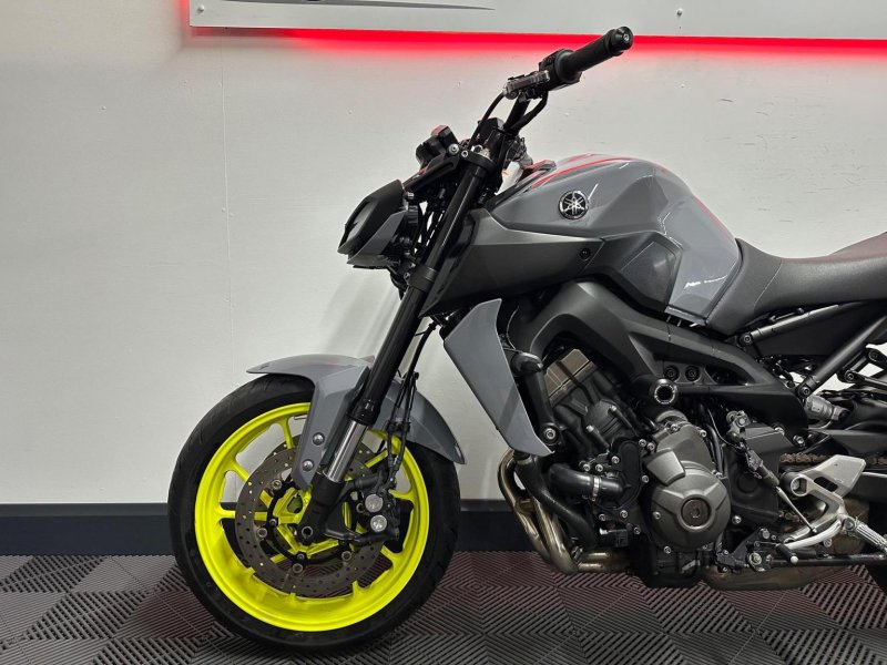 YAMAHA MT-09