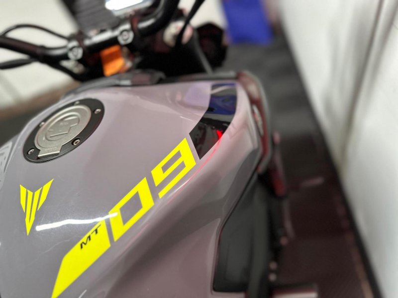 YAMAHA MT-09