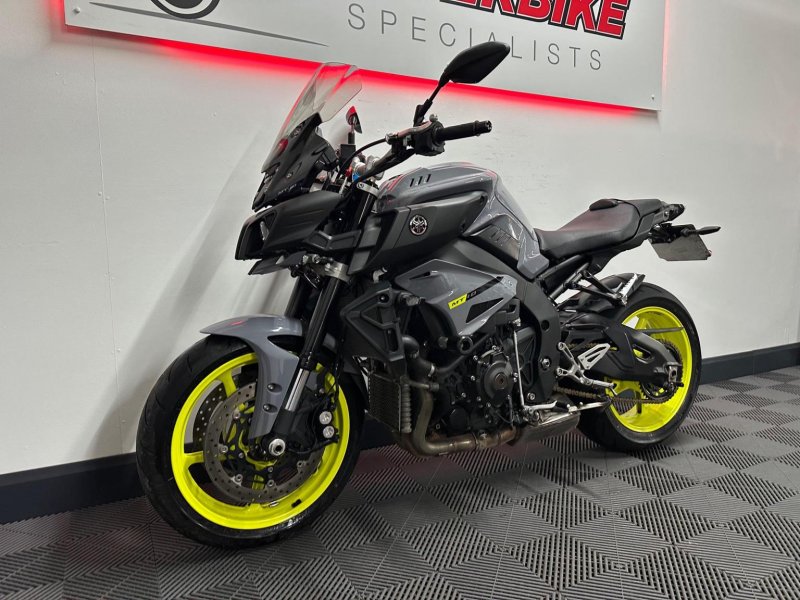 YAMAHA MT-10