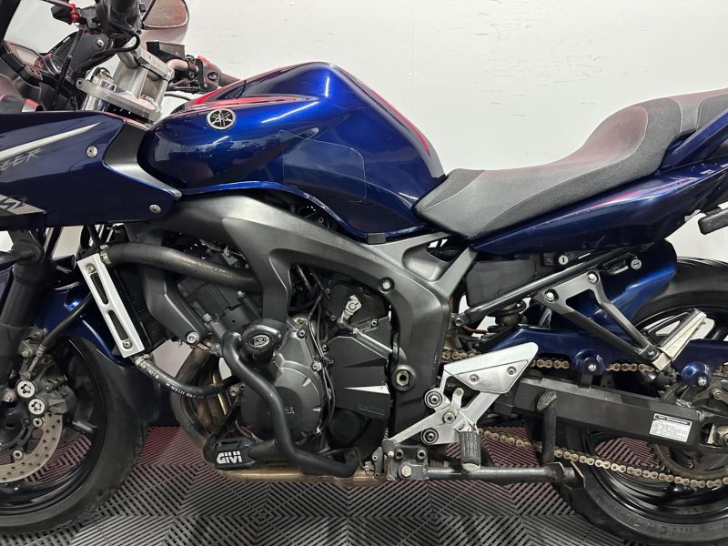 YAMAHA FZ6 Fazer