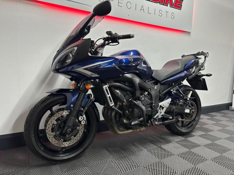 YAMAHA FZ6 Fazer