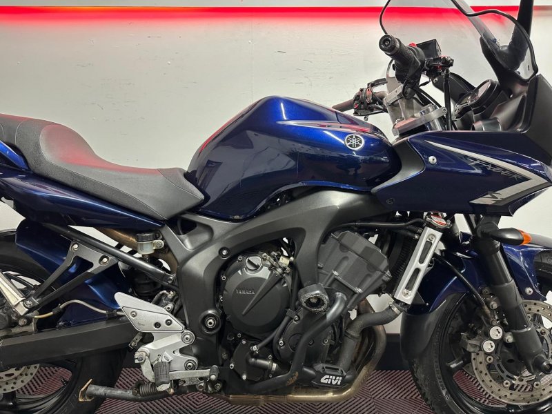 YAMAHA FZ6 Fazer