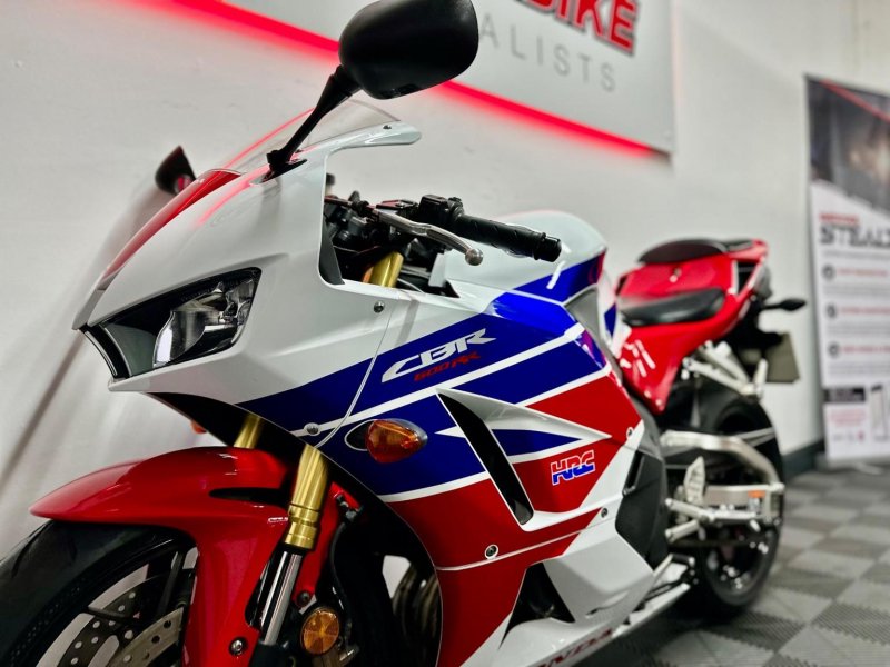 HONDA CBR600RR