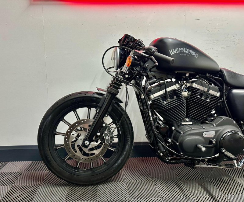HARLEY-DAVIDSON Sportster