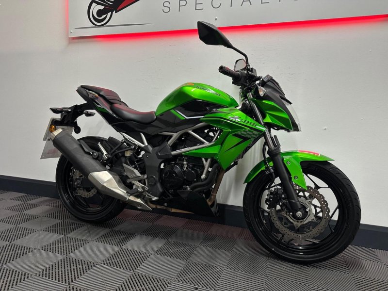 KAWASAKI Z125