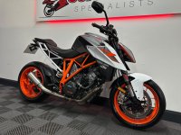 KTM 1290 SUPER DUKE R