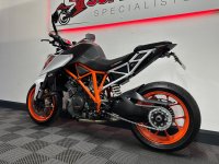 KTM 1290 SUPER DUKE R