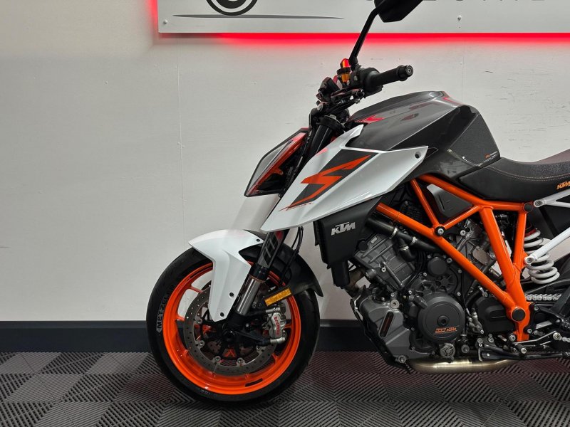 KTM 1290 SUPER DUKE R