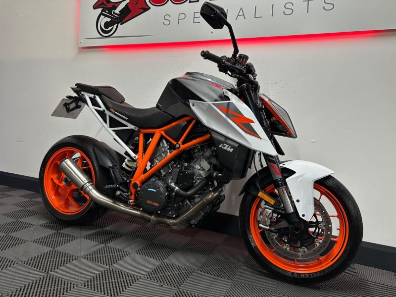 KTM 1290 SUPER DUKE R