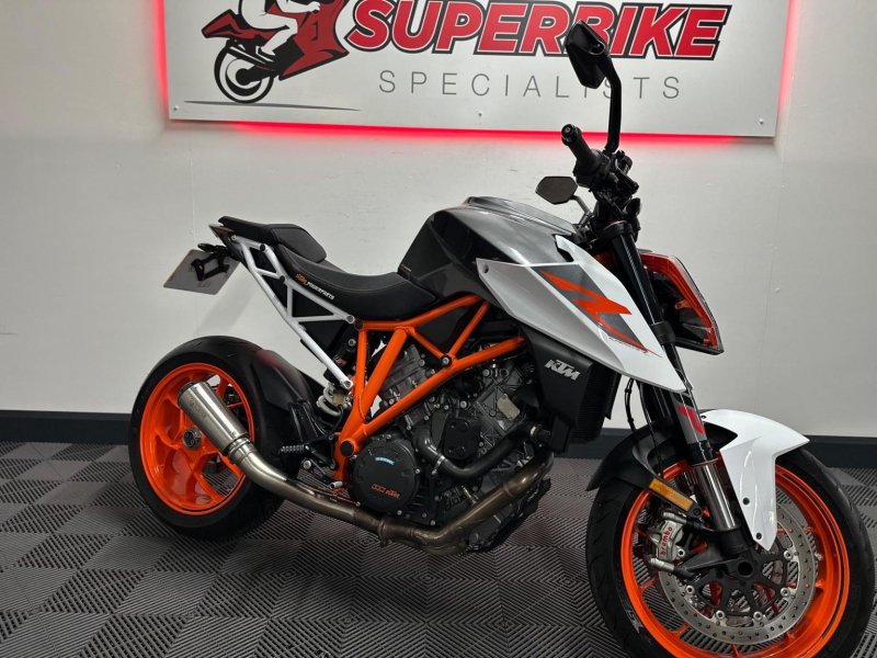 KTM 1290 SUPER DUKE R