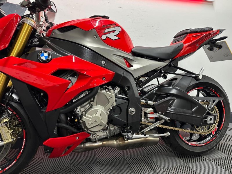 BMW S1000R