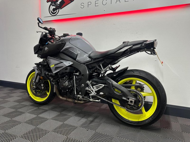 YAMAHA MT-10