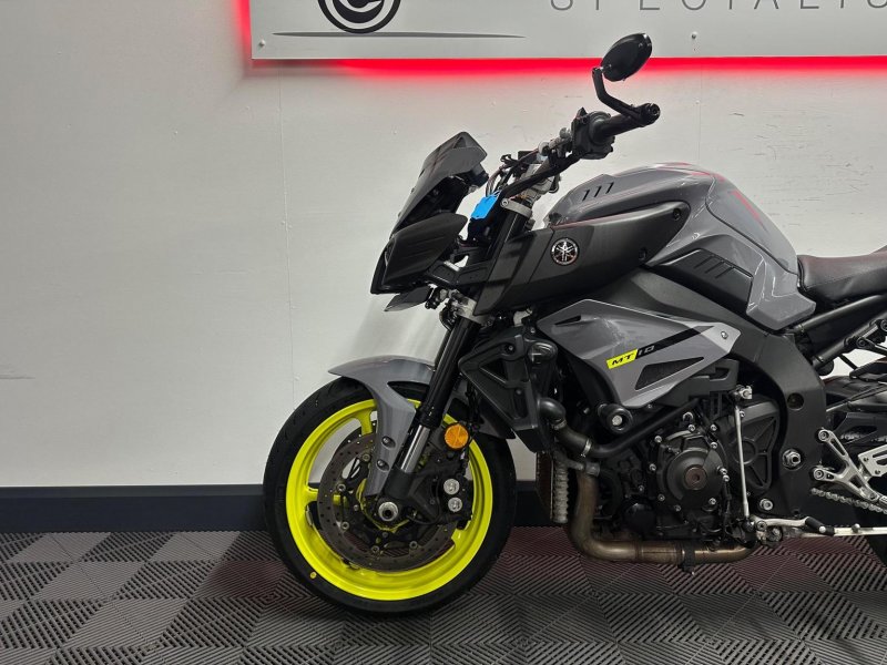 YAMAHA MT-10