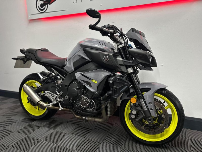 YAMAHA MT-10