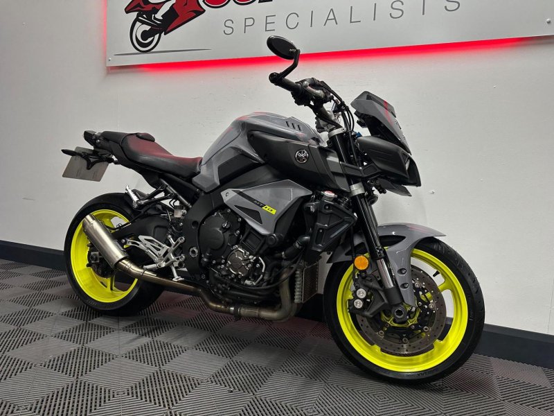 YAMAHA MT-10