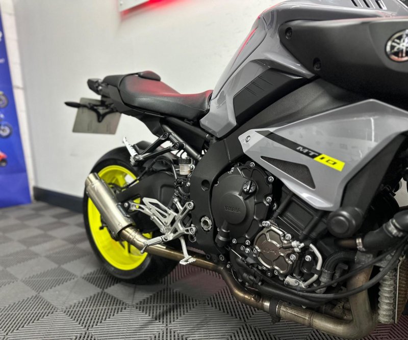 YAMAHA MT-10