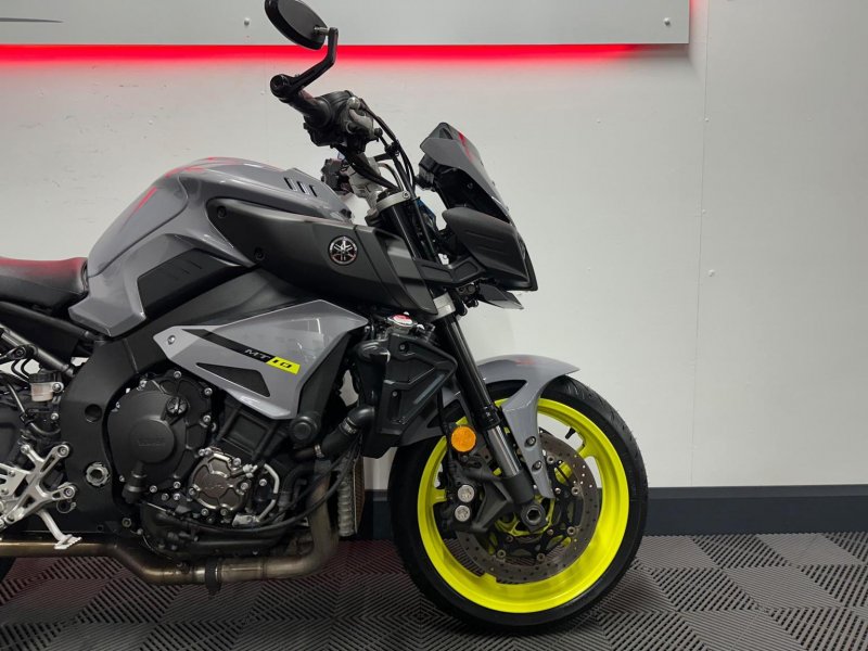 YAMAHA MT-10