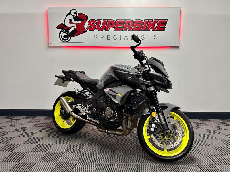 YAMAHA MT-10