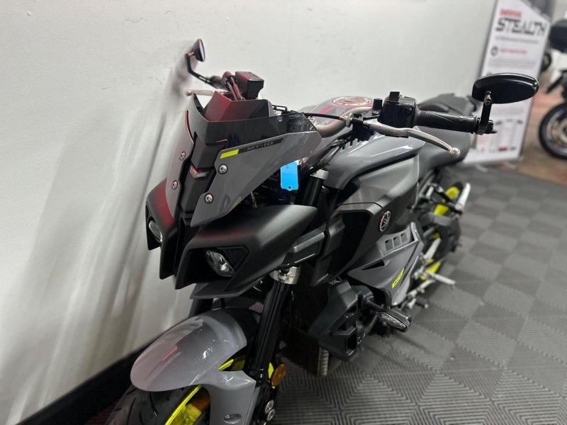YAMAHA MT-10