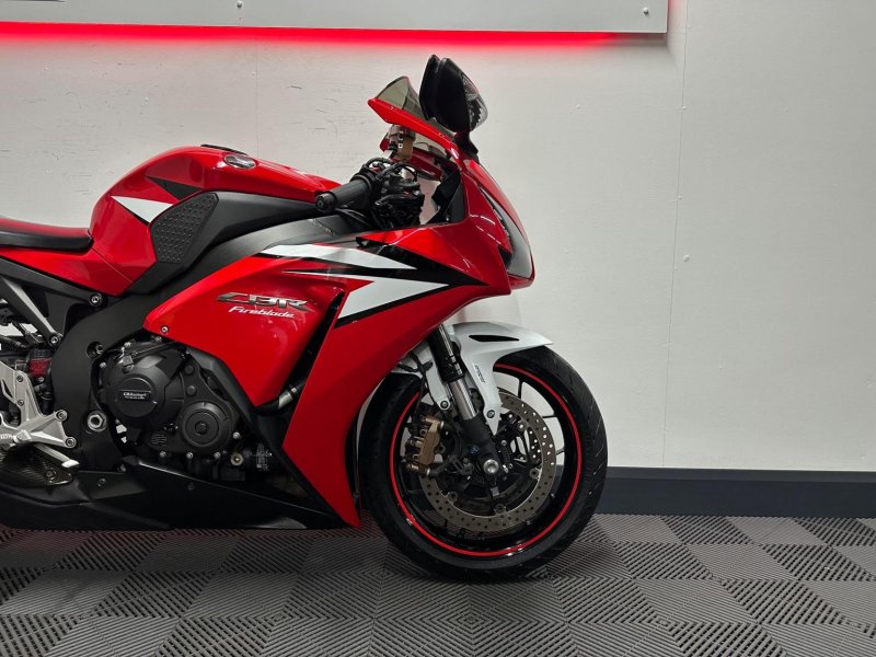 HONDA CBR1000RR Fireblade