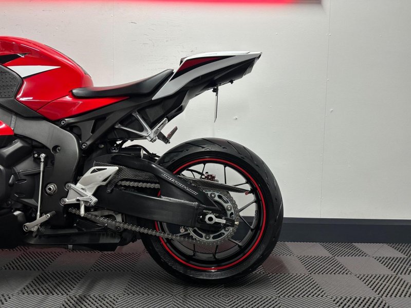 HONDA CBR1000RR Fireblade