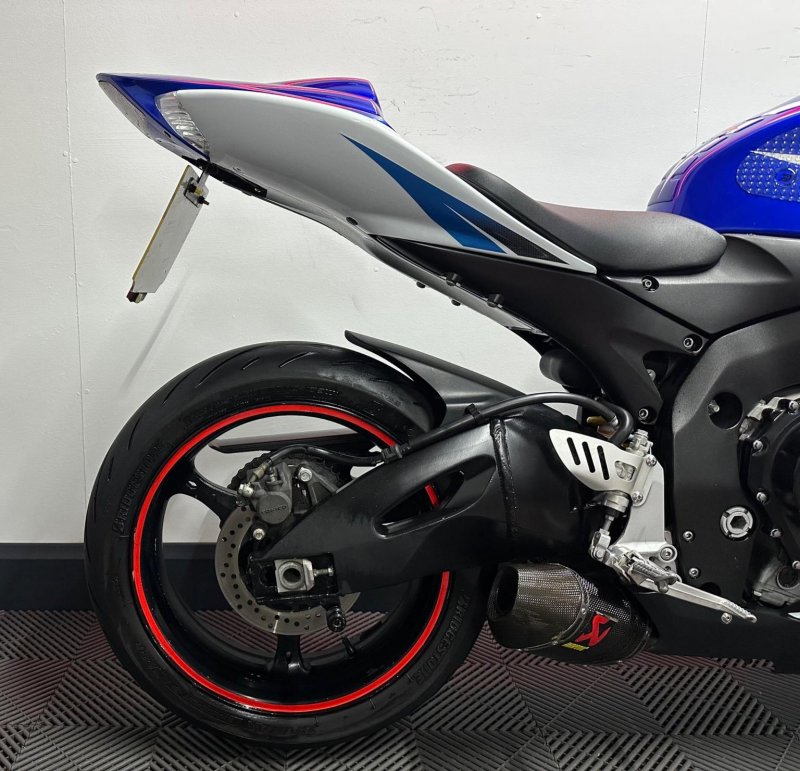 SUZUKI GSXR750