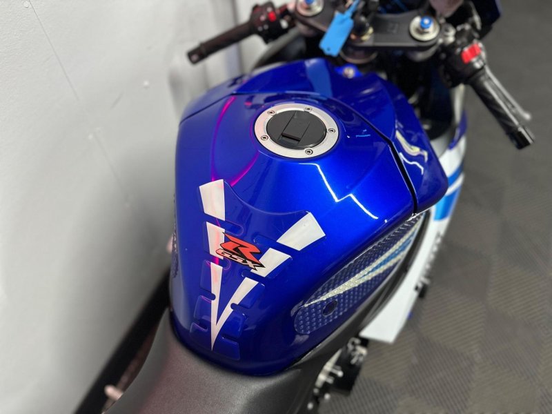 SUZUKI GSXR750