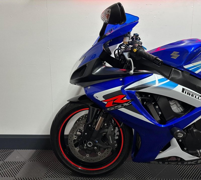 SUZUKI GSXR750