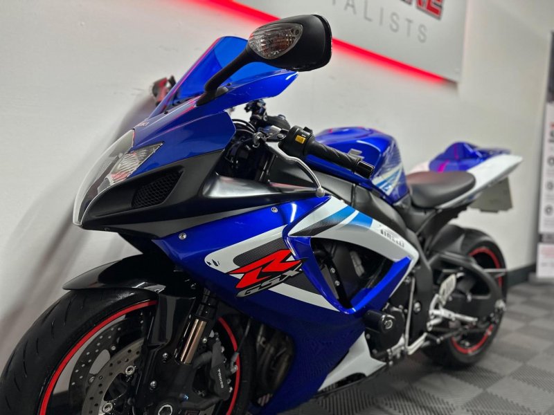 SUZUKI GSXR750