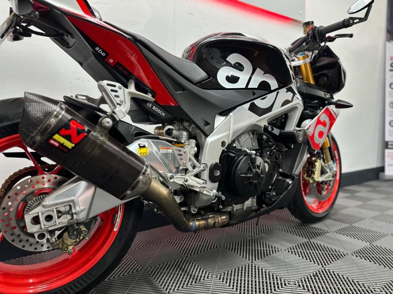 APRILIA Tuono 1100 V4