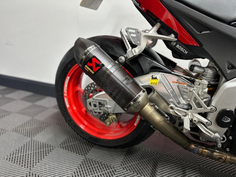 APRILIA Tuono 1100 V4