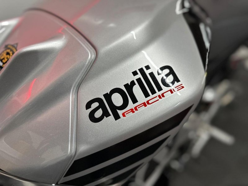 APRILIA Tuono 1100 V4