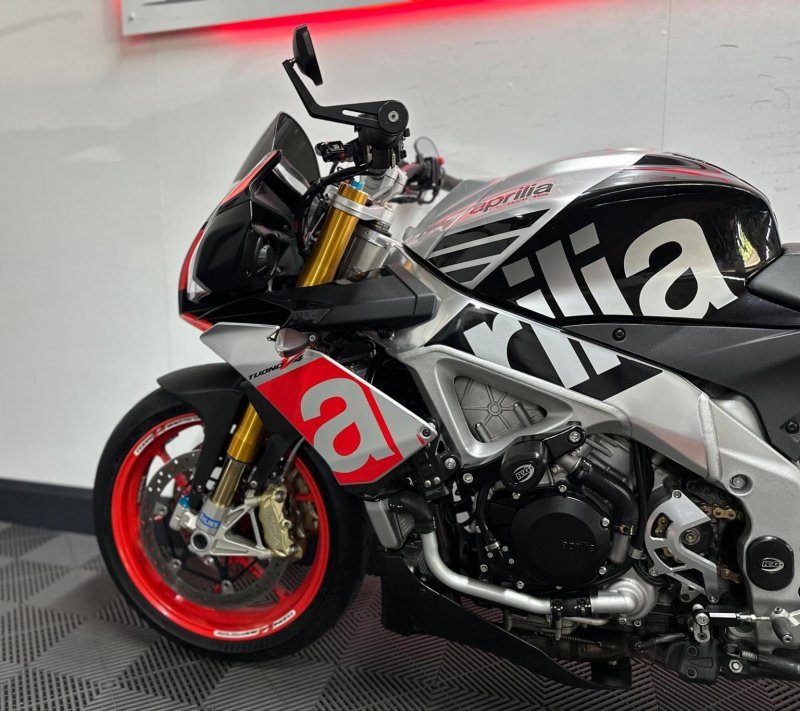 APRILIA Tuono 1100 V4