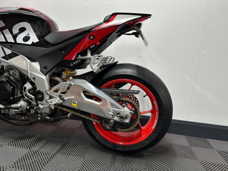 APRILIA Tuono 1100 V4