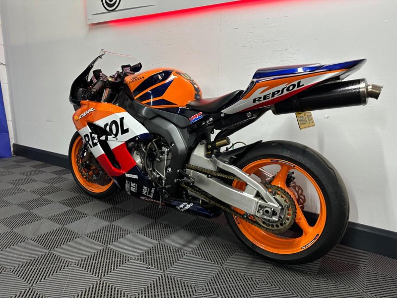 HONDA CBR1000RR Fireblade
