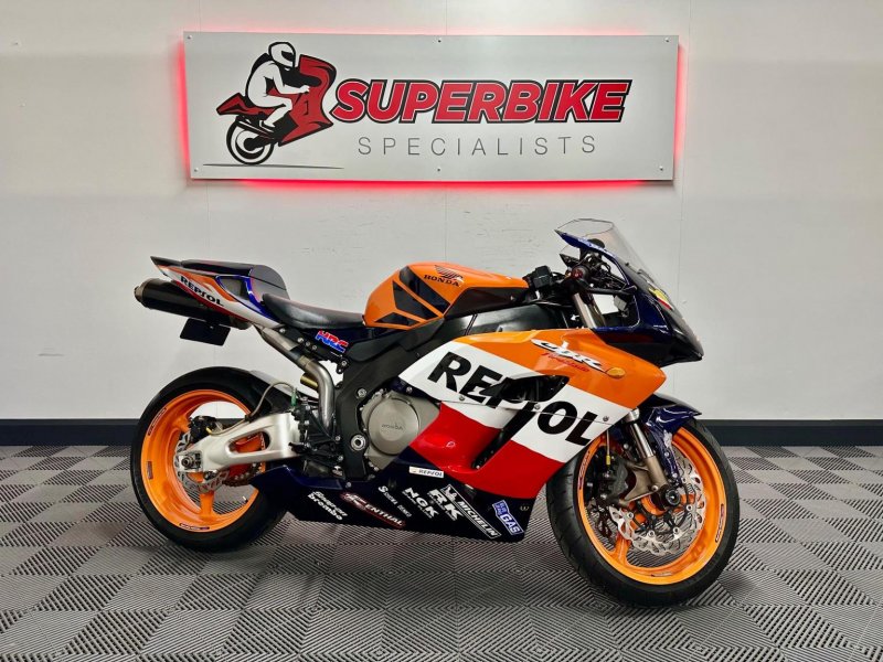HONDA CBR1000RR Fireblade