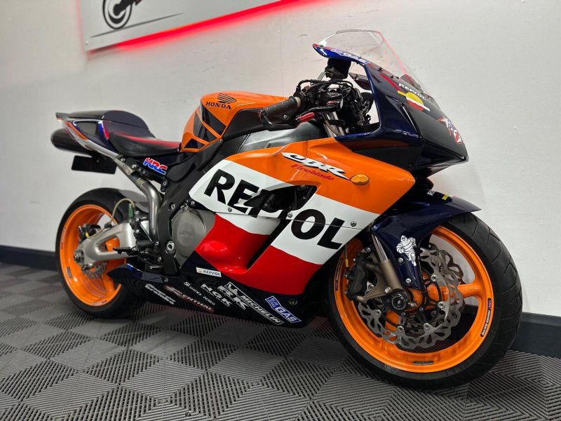 HONDA CBR1000RR Fireblade