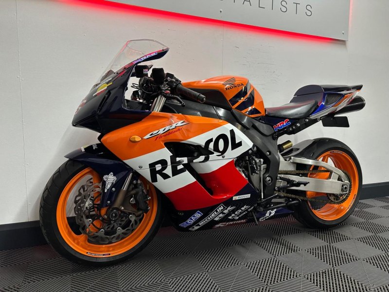 HONDA CBR1000RR Fireblade